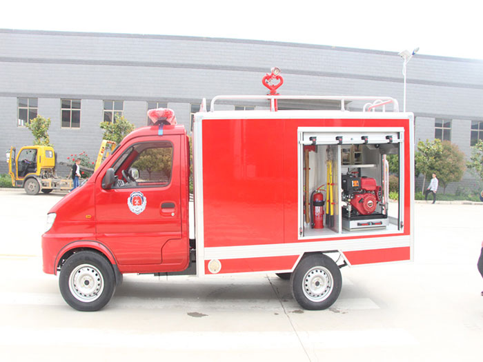 微型消防车设计